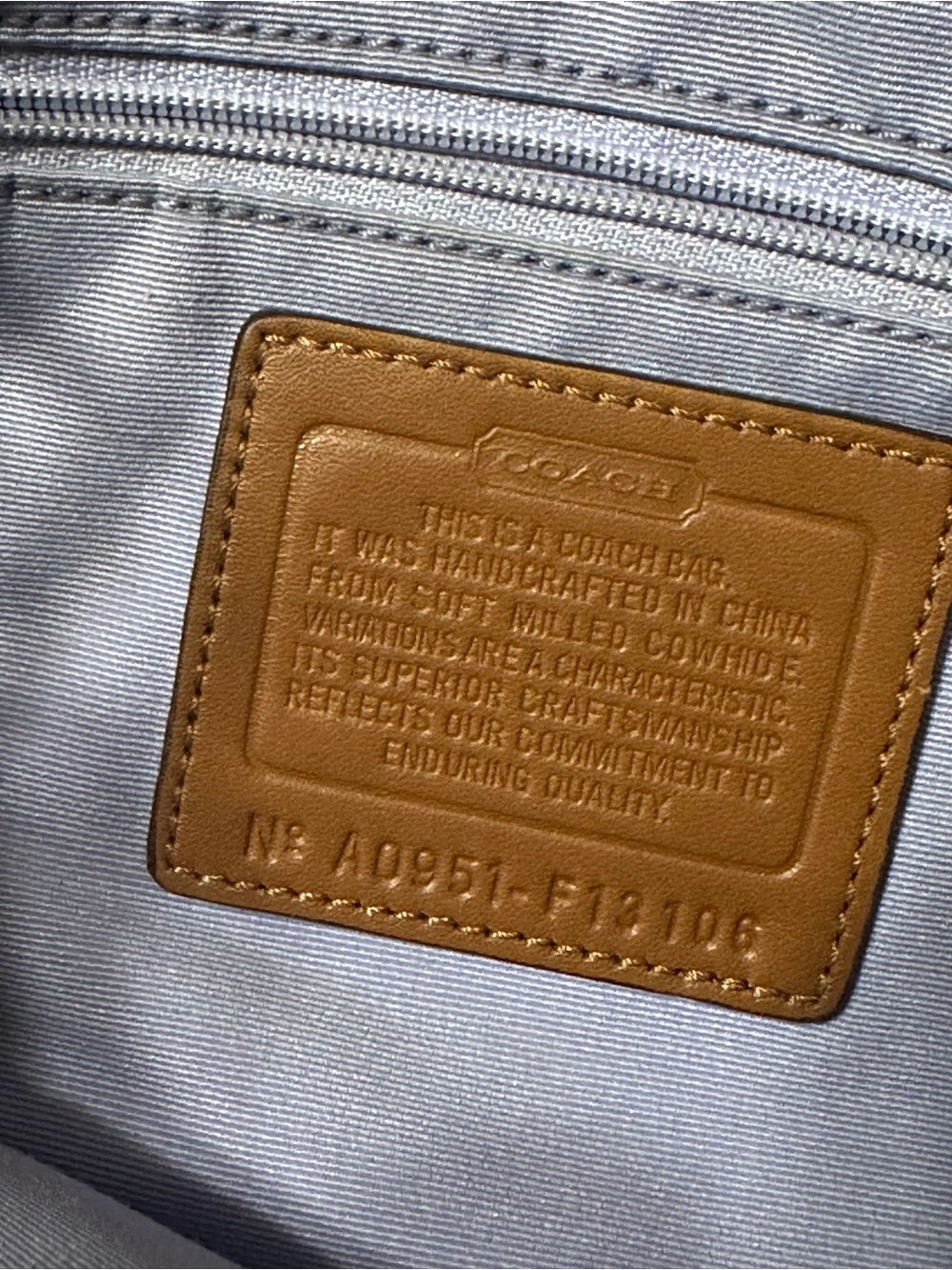 COACH HANDBAG - Picture 5 of 10